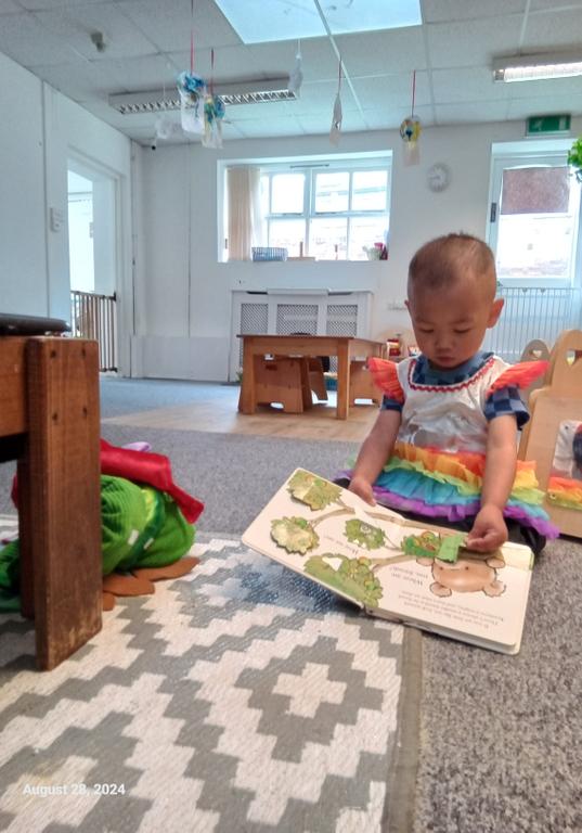 Supporting Children to Learn English as an Additional Language at Banana Moon